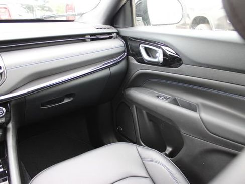 New 2026 Jeep Compass Limited w/ Sun, Sound & Navigation Group AWD/4WD image 44