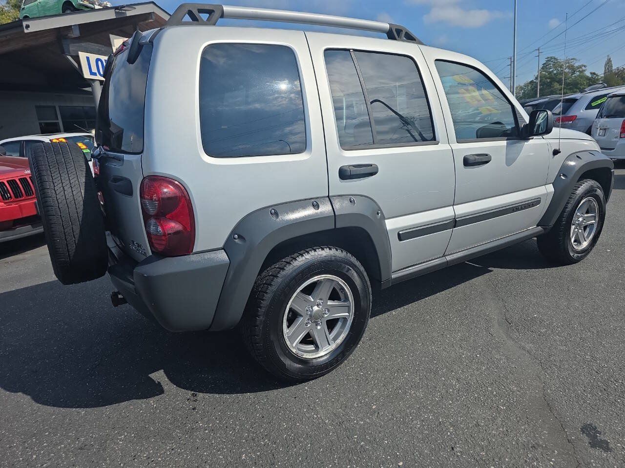 Used 2006 Jeep Liberty Renegade AWD/4WD image 3