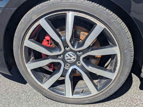 Used 2014 Volkswagen GTI Wolfsburg Edition FWD image 13
