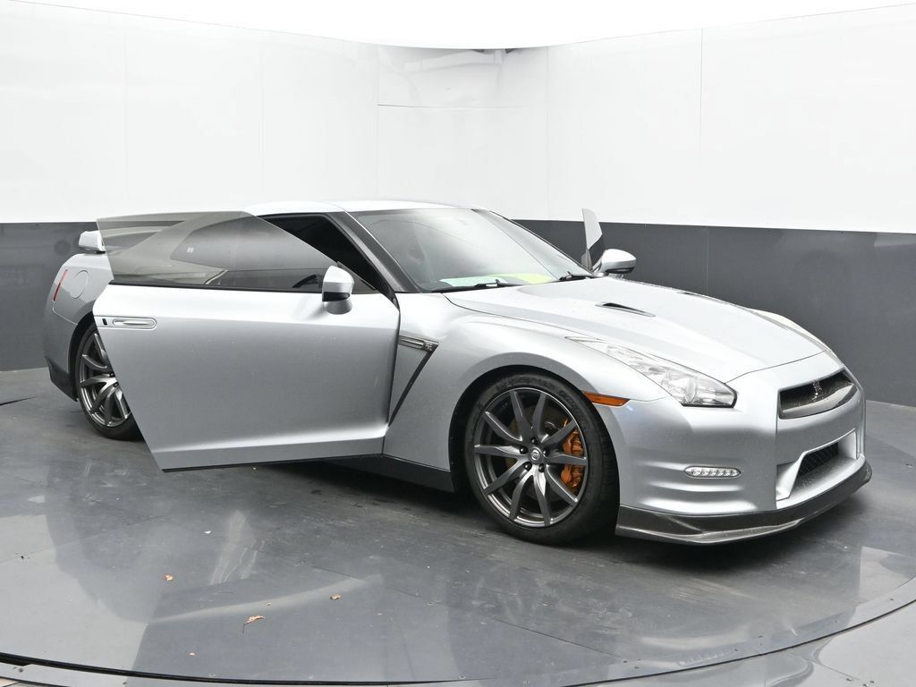 Used 2012 Nissan GT-R Premium AWD/4WD image 52
