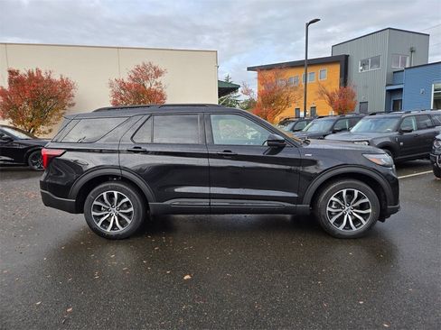 New 2026 Ford Explorer ST-Line image 4