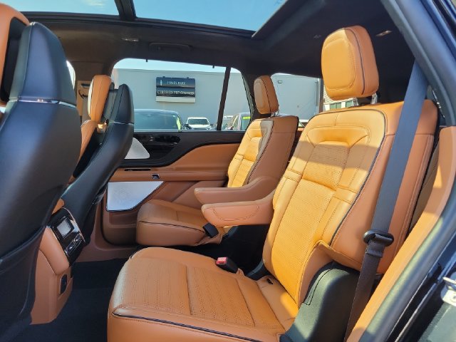 Used 2024 Lincoln Aviator Black Label w/ Jet Package AWD/4WD image 23