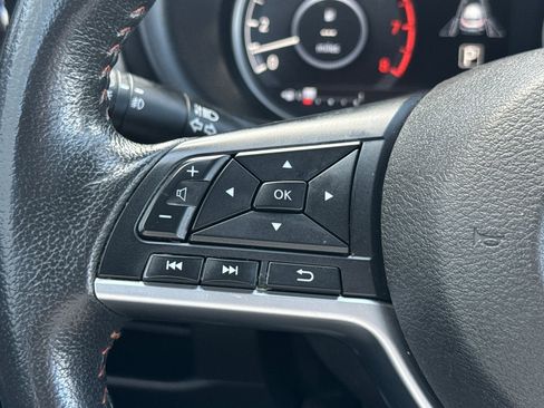 Used 2020 Nissan Kicks SR image 25