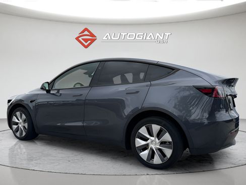 Used 2023 Tesla Model Y Long Range AWD/4WD image 4