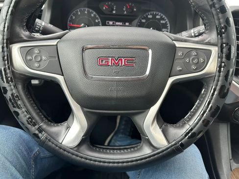 Used 2017 GMC Acadia SLE w/ LPO, Floor Liner Package image 16