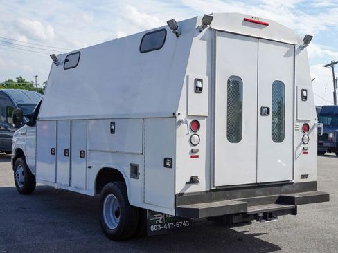 Used 2016 Ford E-450 and Econoline 450 Super Duty w/ Power Windows & Locks Group RWD image 4