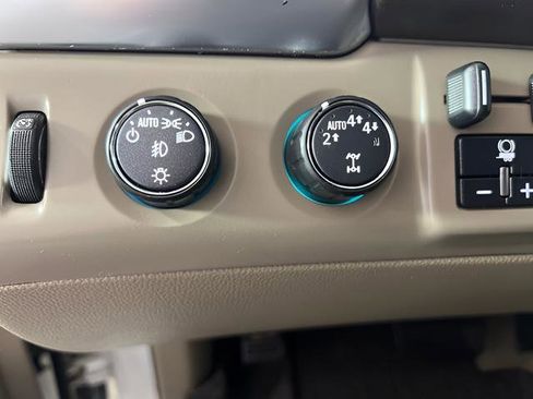 Used 2020 Chevrolet Suburban Premier w/ 6.2L Performance Package image 25