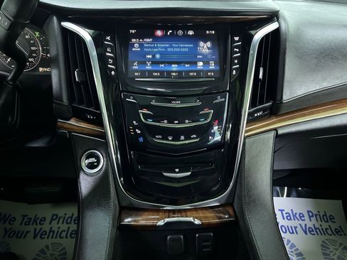 Used 2015 Cadillac Escalade ESV Premium AWD/4WD image 21