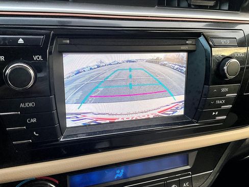 Used 2016 Toyota Corolla LE image 20