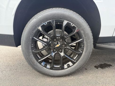 New 2026 Chevrolet Suburban Premier w/ Sun And Tow Package image 32