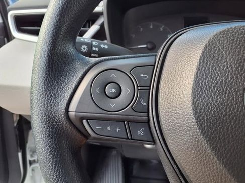 Used 2025 Toyota Corolla LE w/ Convenience Package image 27