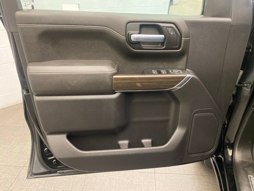 Used 2022 Chevrolet Silverado 1500 LT AWD/4WD image 19