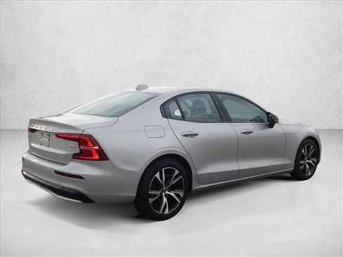 Used 2025 Volvo S60 B5 Core FWD image 8