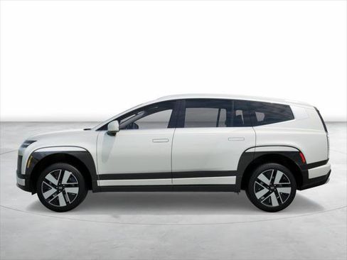 New 2026 Hyundai Ioniq 9 SEL image 3