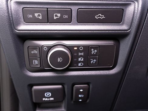 Used 2022 Ford F150 Platinum w/ Equipment Group 701A High AWD/4WD image 38