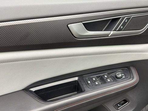 Used 2025 Volkswagen Atlas Peak Edition SE AWD/4WD image 27