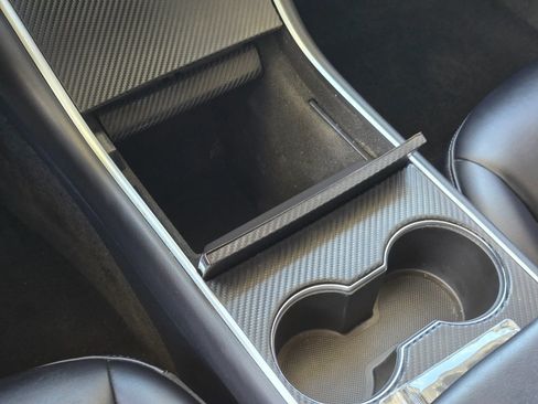 Used 2018 Tesla Model 3 Long Range RWD image 17