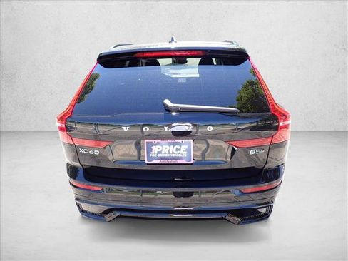 Used 2025 Volvo XC60 B5 Plus AWD/4WD image 3