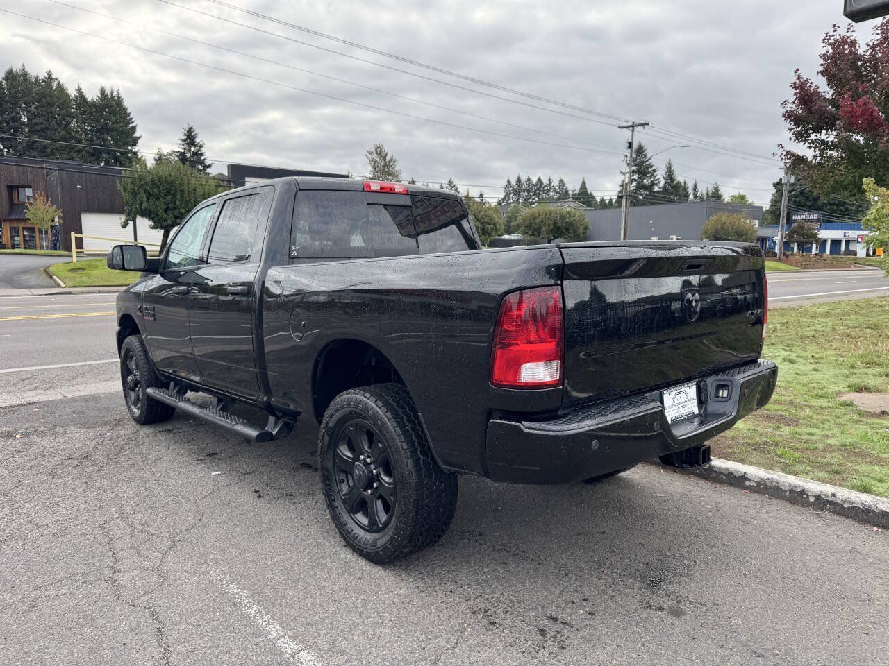 Used 2017 RAM 3500 Big Horn w/ Black Appearance Group AWD/4WD image 3