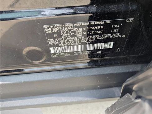 Used 2025 Toyota RAV4 XLE w/ Convenience Package FWD image 24