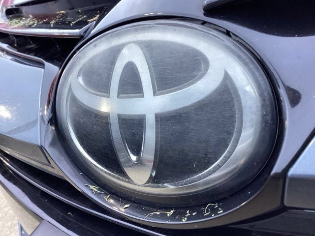 Used 2018 Toyota Corolla LE FWD image 3