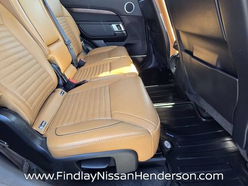 Used 2019 Land Rover Discovery HSE AWD/4WD image 16