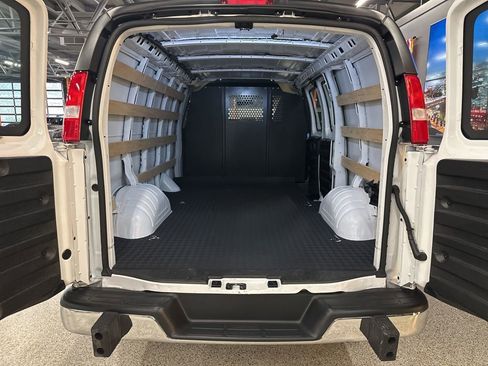Used 2024 GMC Savana 2500 w/ Driver Convenience Package image 21