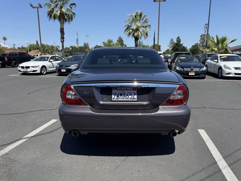 Used 2008 Jaguar XJ8 RWD image 4