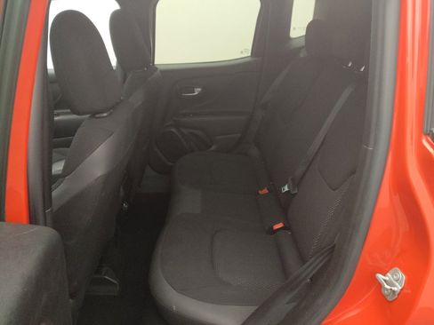 Used 2020 Jeep Renegade Altitude FWD image 18