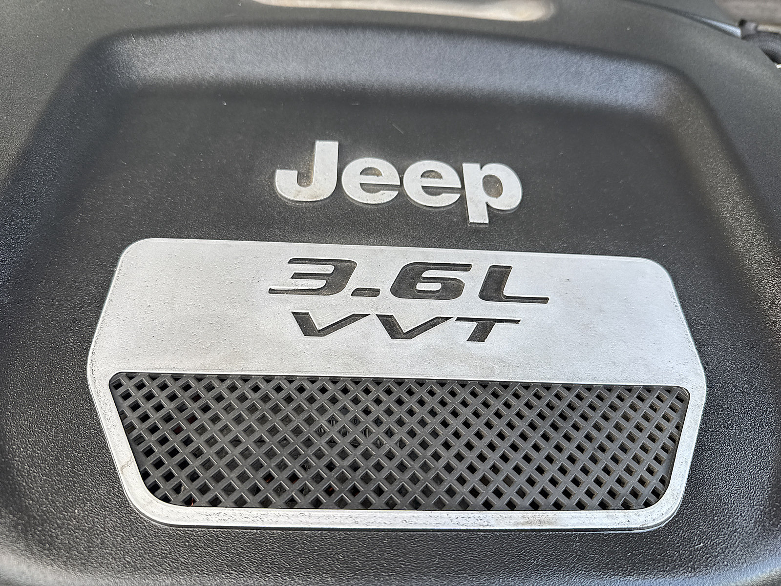 Used 2012 Jeep Wrangler Sahara AWD/4WD image 14