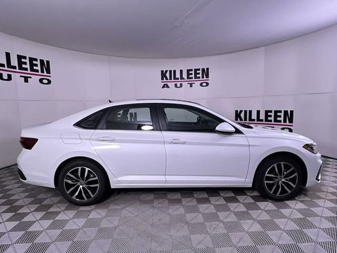 New 2026 Volkswagen Jetta SE image 8