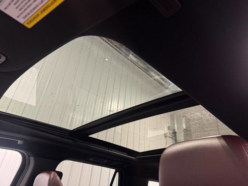 Used 2022 Ford Expedition Max Limited image 14