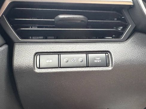 Used 2024 Nissan Altima 2.5 SR FWD image 29