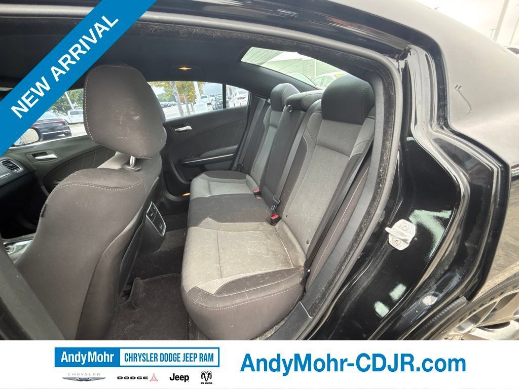 Used 2015 Dodge Charger SXT RWD image 13