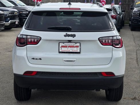 New 2026 Jeep Compass Latitude image 11