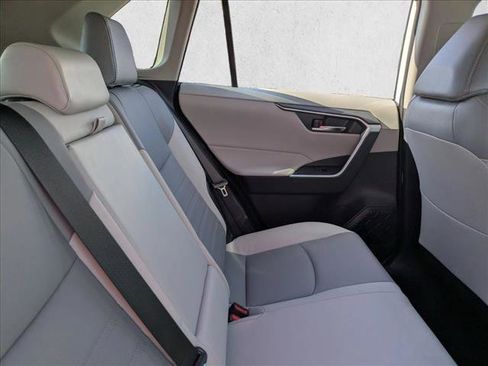 Certified 2022 Toyota RAV4 XLE Premium image 20