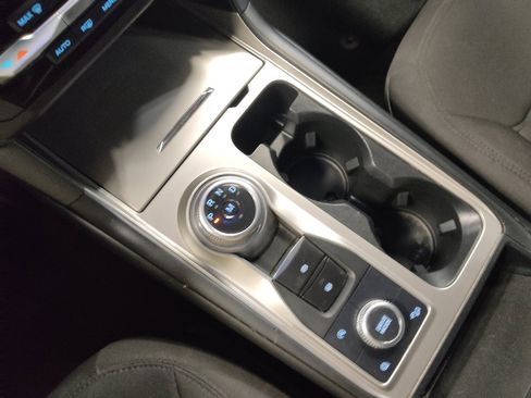 Used 2020 Ford Explorer XLT image 26