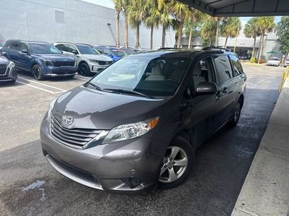 Used 2017 Toyota Sienna LE