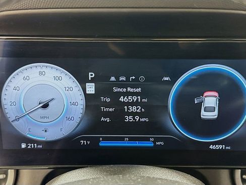 Used 2024 Hyundai Elantra Limited image 10