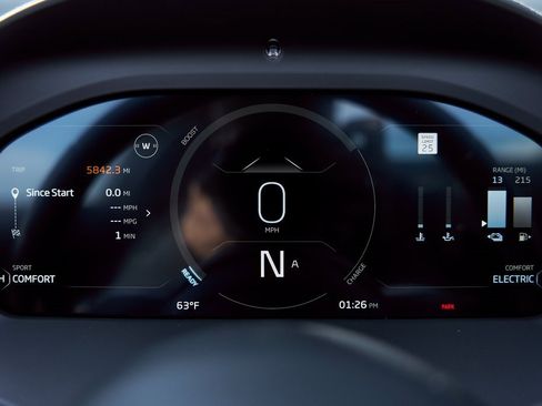 Used 2025 McLaren Artura image 61