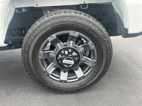 Used 2024 Ford F250 Lariat w/ Lariat Ultimate Package AWD/4WD image 12