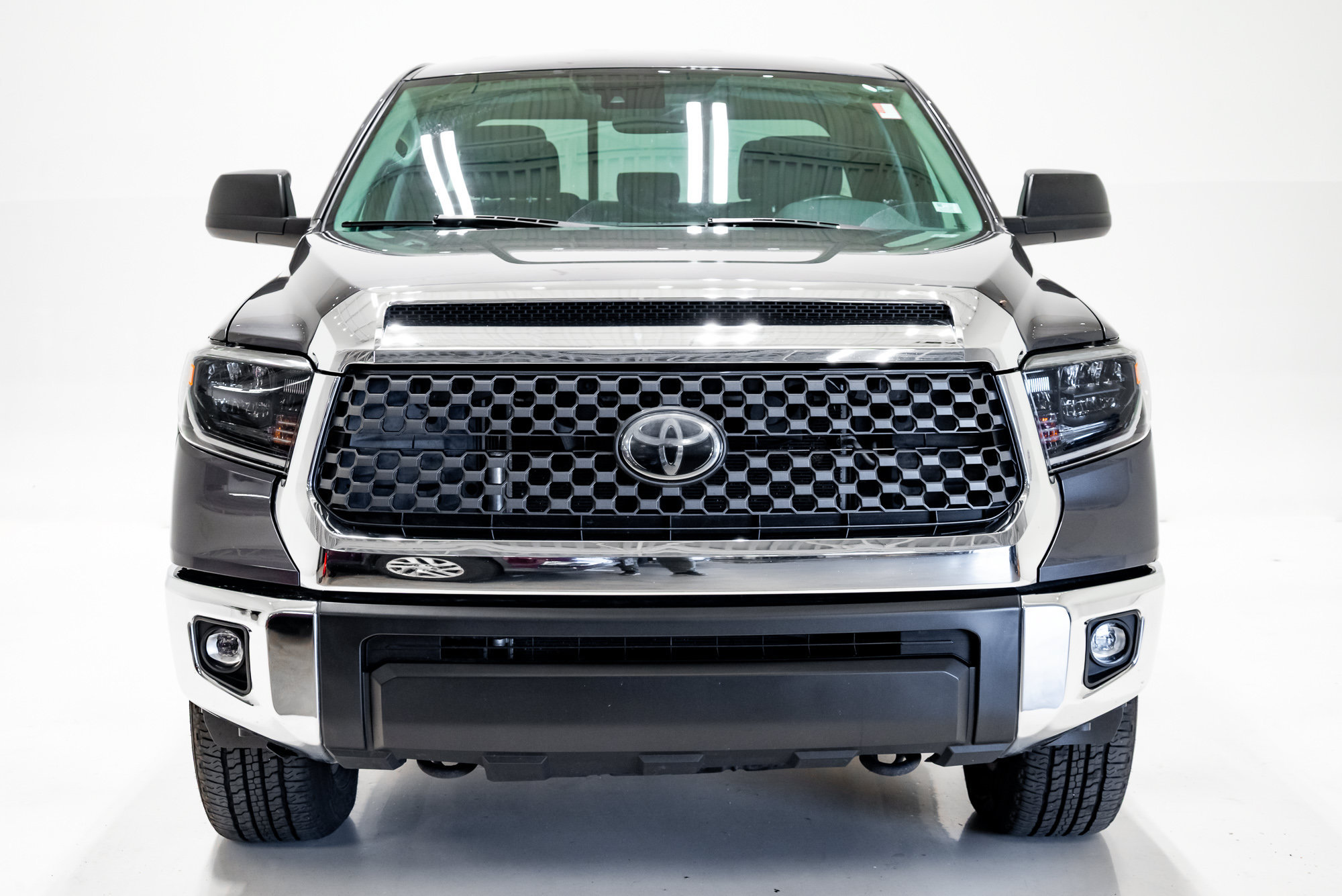 Used 2020 Toyota Tundra SR5 w/ TRD Off-Road Package AWD/4WD image 4