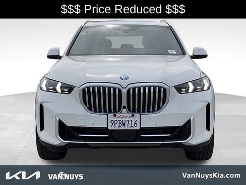 Used 2025 BMW X5 xDrive50e AWD/4WD image 37