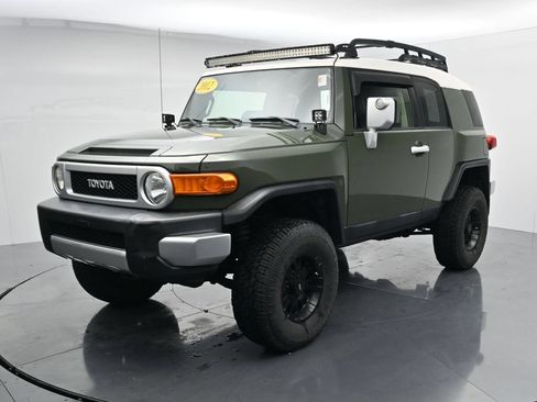 Used 2012 Toyota FJ Cruiser 4WD w/ Convenience Pkg image 4