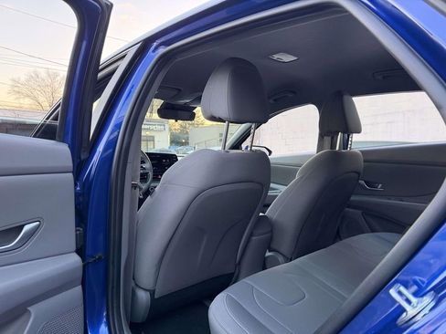 Used 2021 Hyundai Elantra SEL image 21