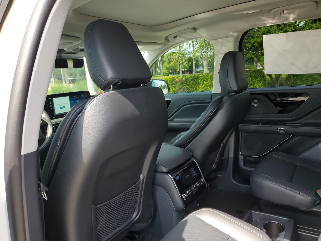 New 2026 Lincoln Aviator 2WD image 10