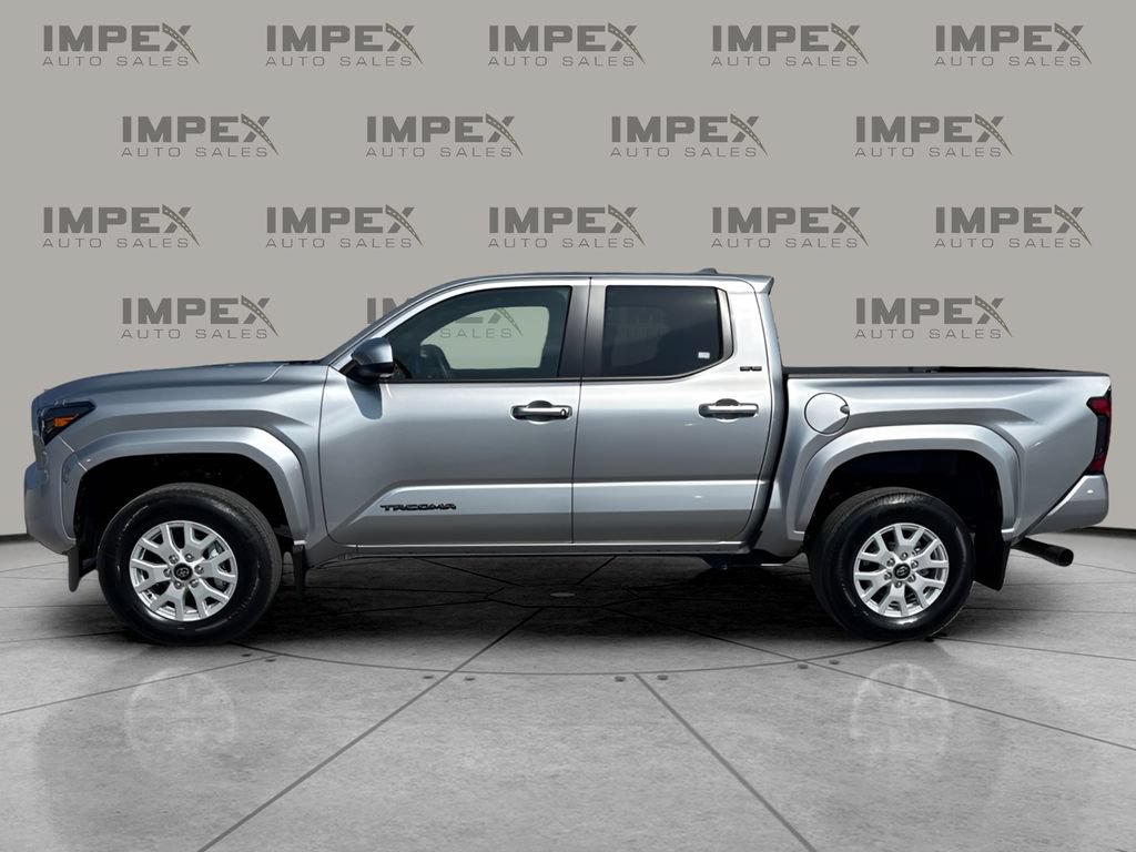 Used 2026 Toyota Tacoma SR5 AWD/4WD image 2
