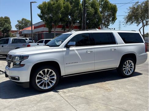 Used 2019 Chevrolet Suburban Premier w/ Premier Plus Edition AWD/4WD image 59