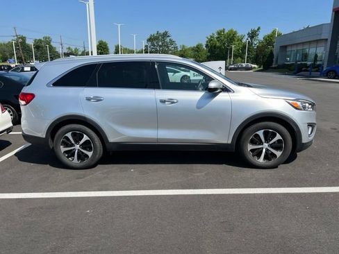 Used 2018 Kia Sorento EX FWD image 4