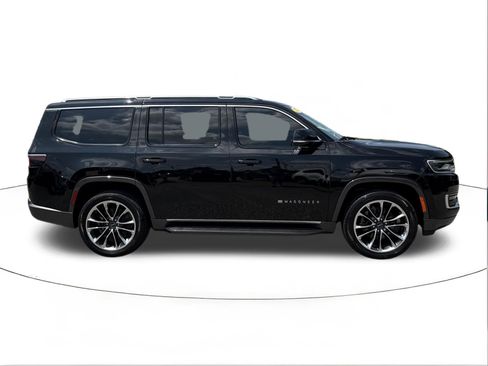 Used 2022 Jeep Wagoneer Series II w/ Premium Group I RWD image 2